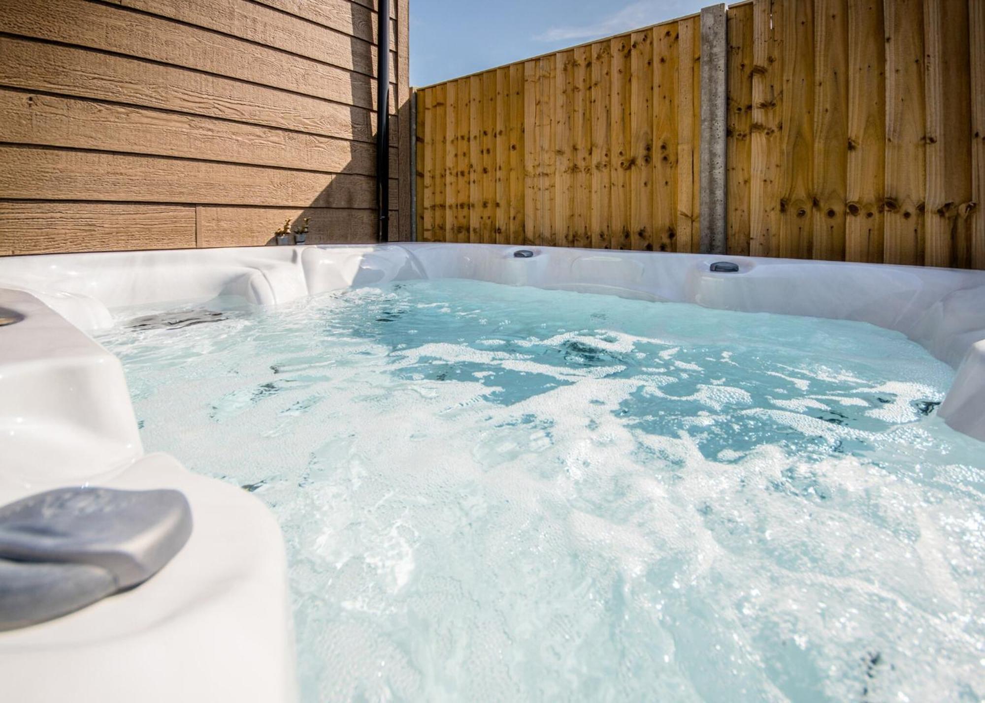 Hawthorn Glen Lodges Даунем-Маркет Экстерьер фото